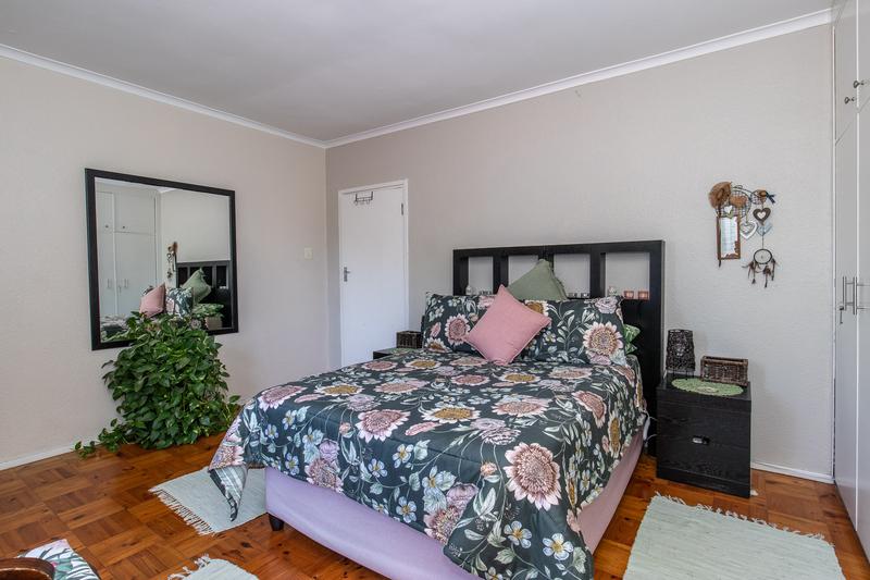 To Let 3 Bedroom Property for Rent in Meadowridge Western Cape